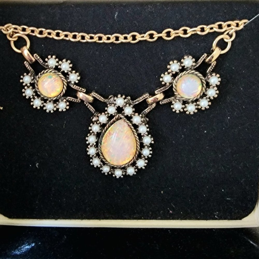 NIB Sarah Coventry Empress Necklace & Earring Set VTG 1970s 3 PIECE SET